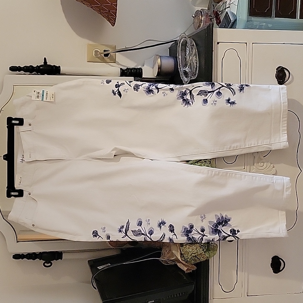 NWT Embroidered Ladies Denim Jeans